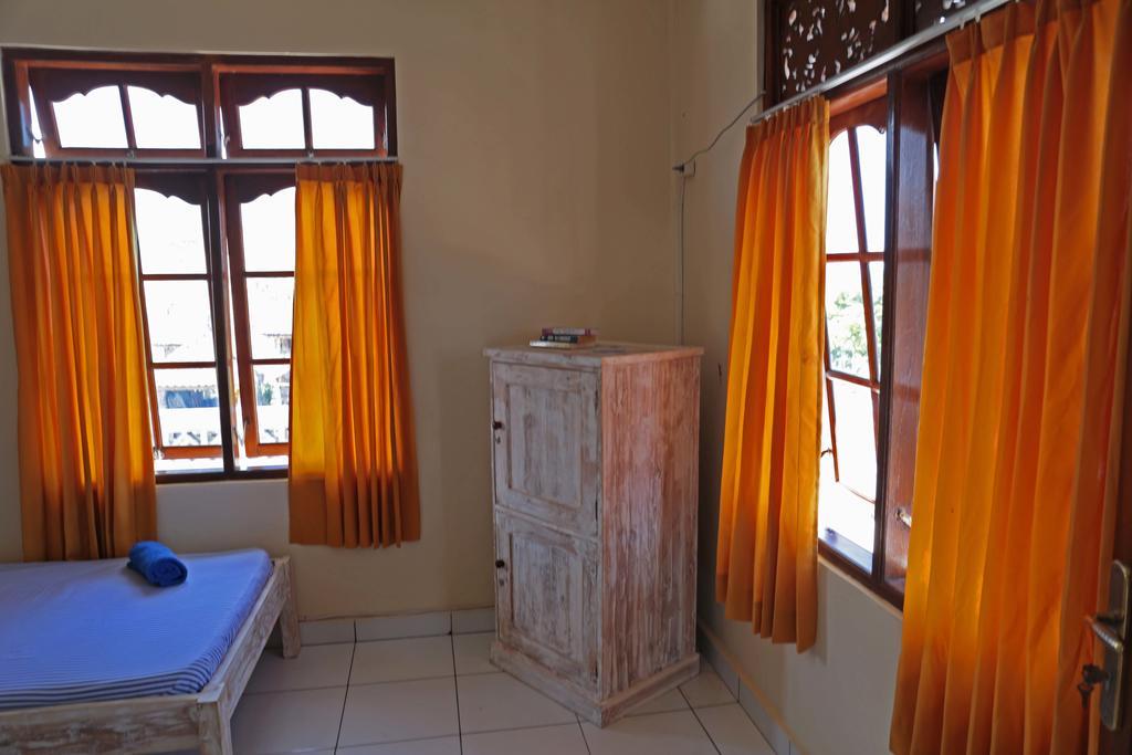 Hotel Surfers House Kuta Lombok Camera foto