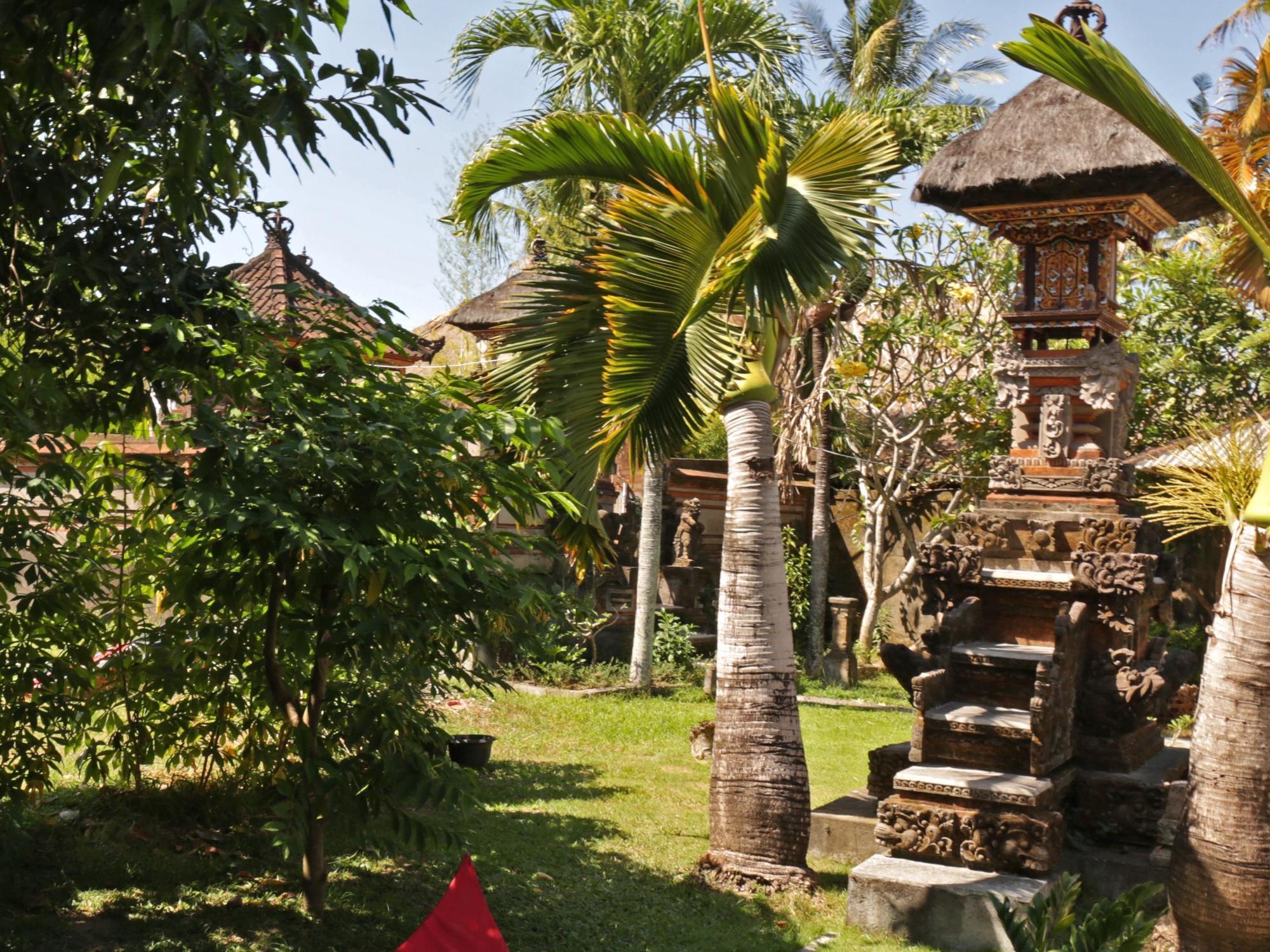 Hotel Surfers House Kuta Lombok Esterno foto
