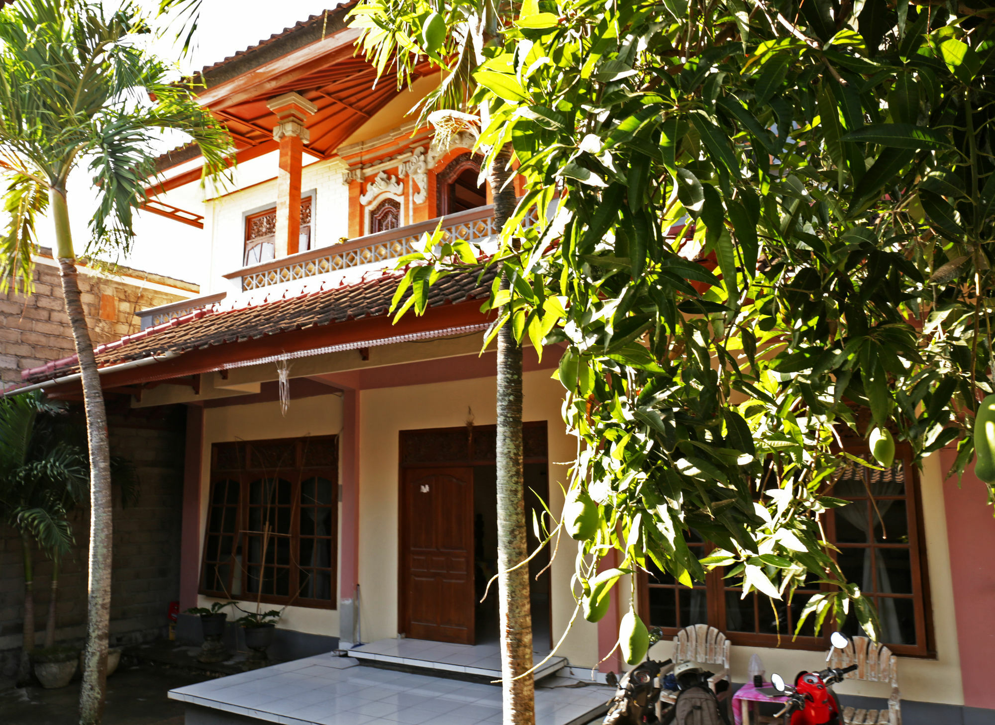 Hotel Surfers House Kuta Lombok Esterno foto